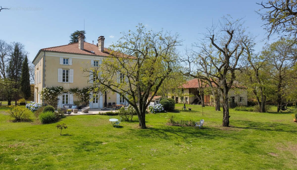 Maison à vendre, 729m², Mont-de-Marsan
