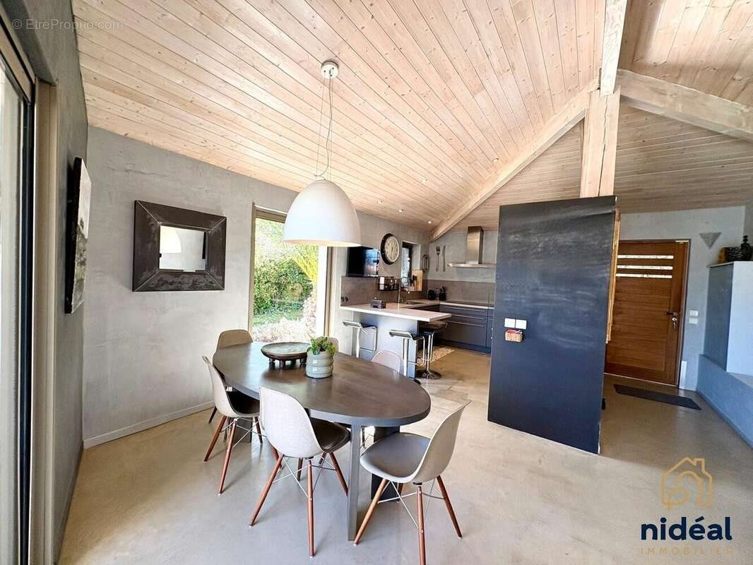 Maison à vendre, 173m², Junas
