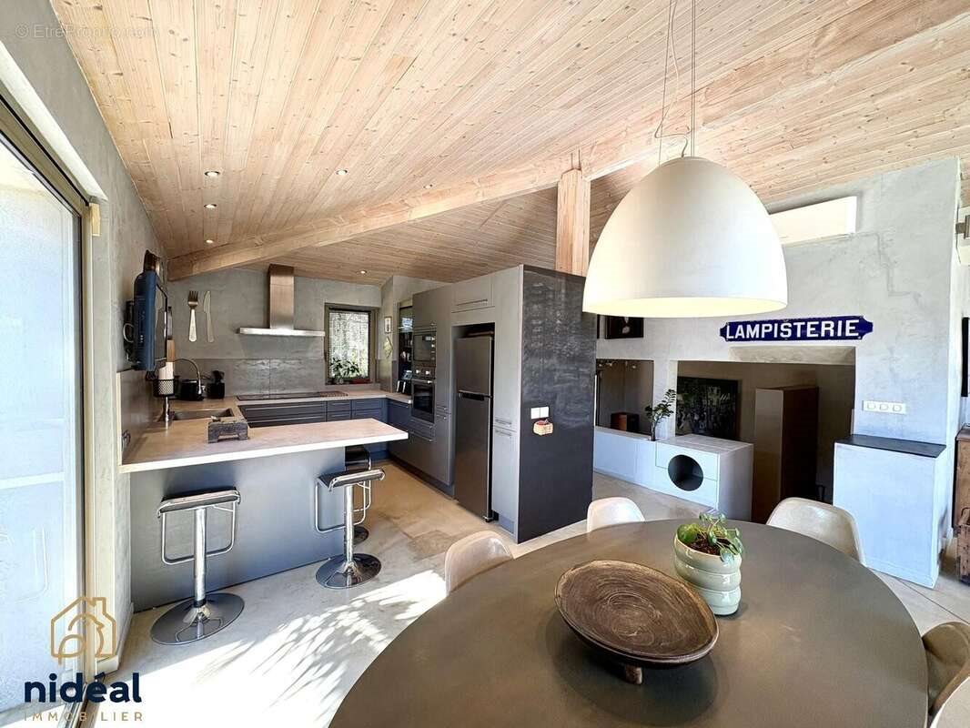 Maison à vendre, 173m², Junas