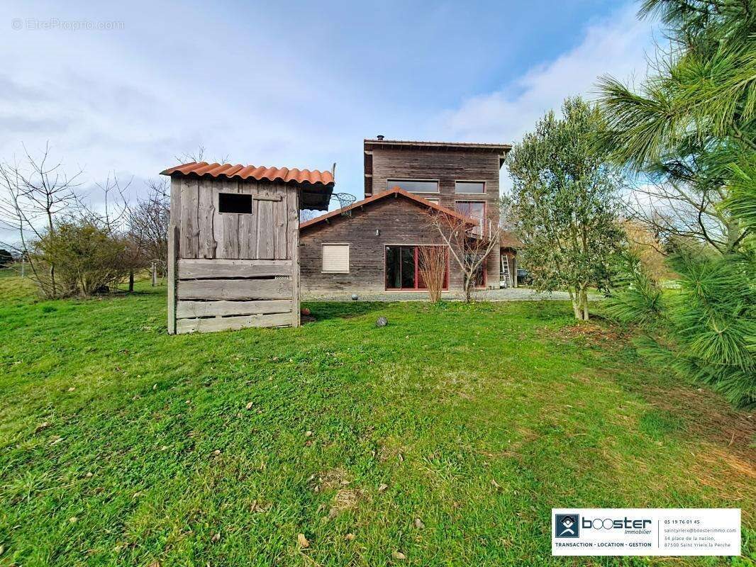 Maison à vendre, 155m², Saint-Yrieix-la-Perche