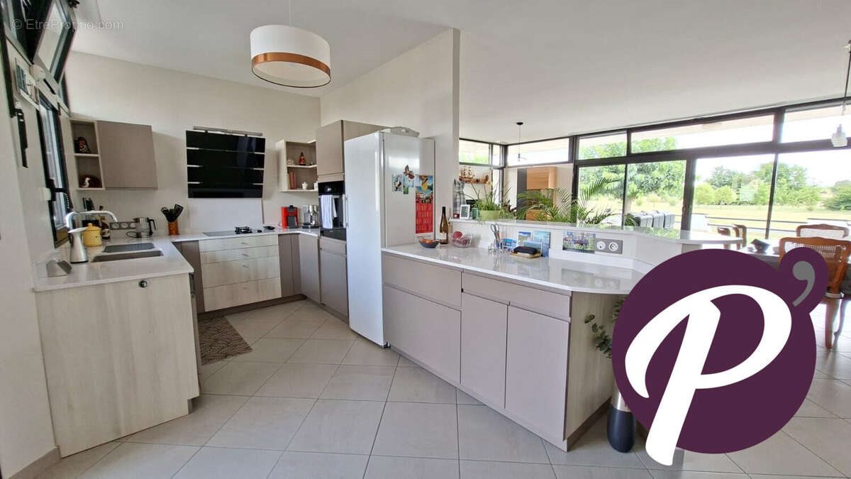Maison à vendre, 184m², Bergerac