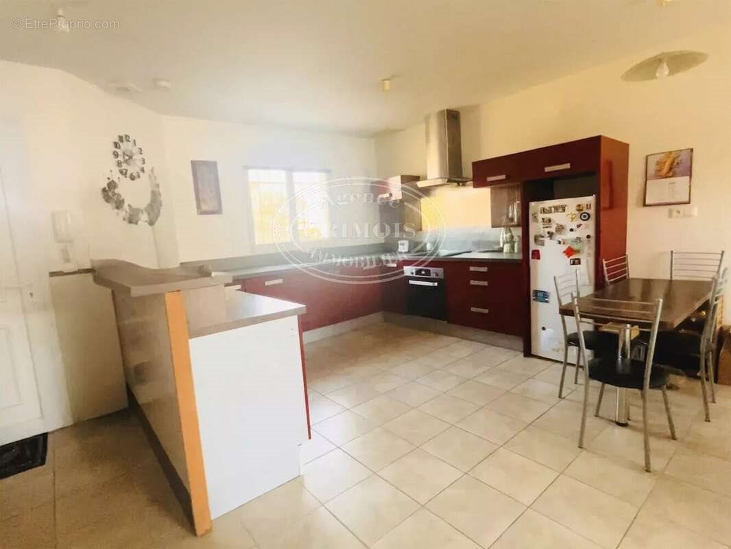 Maison à vendre, 94m², Thézan-des-Corbières