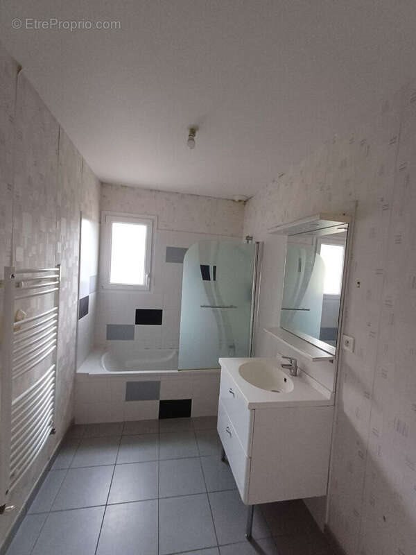 Maison à vendre, 74m², Laval