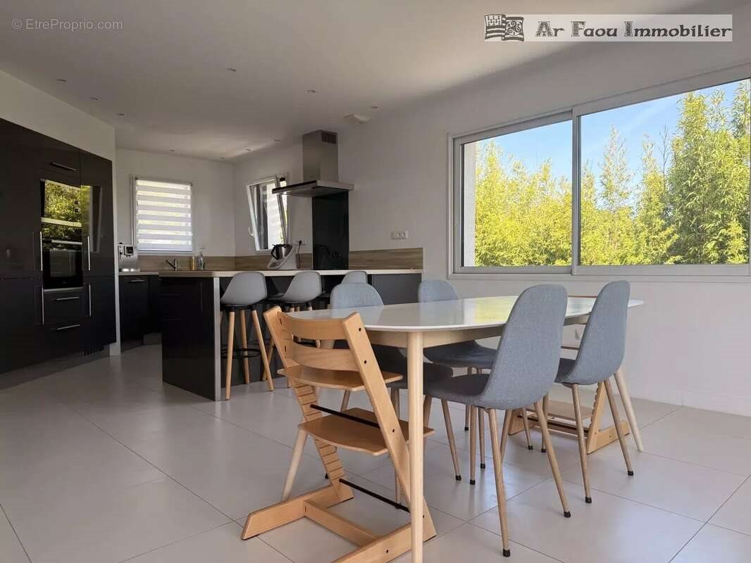 Maison à vendre, 152m², Rosnoën