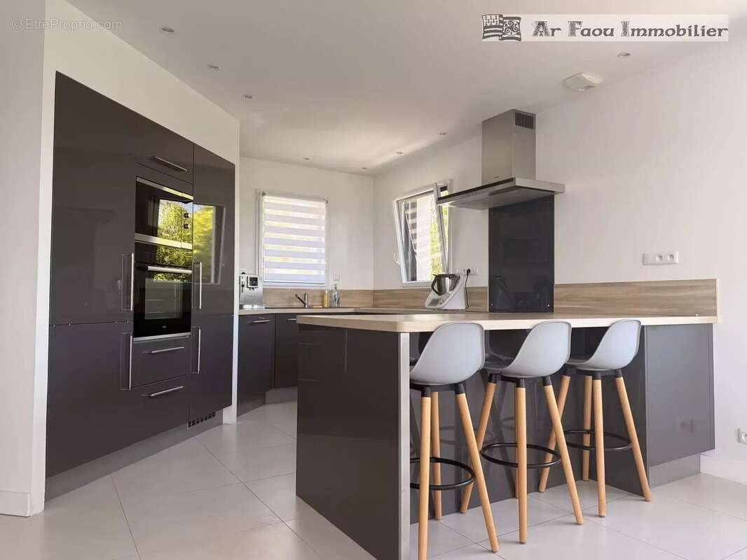 Maison à vendre, 152m², Rosnoën