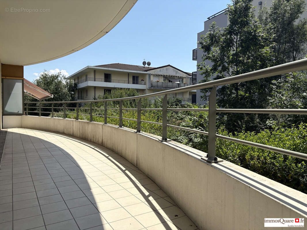 Appartement à vendre, 69m², Ferney-Voltaire