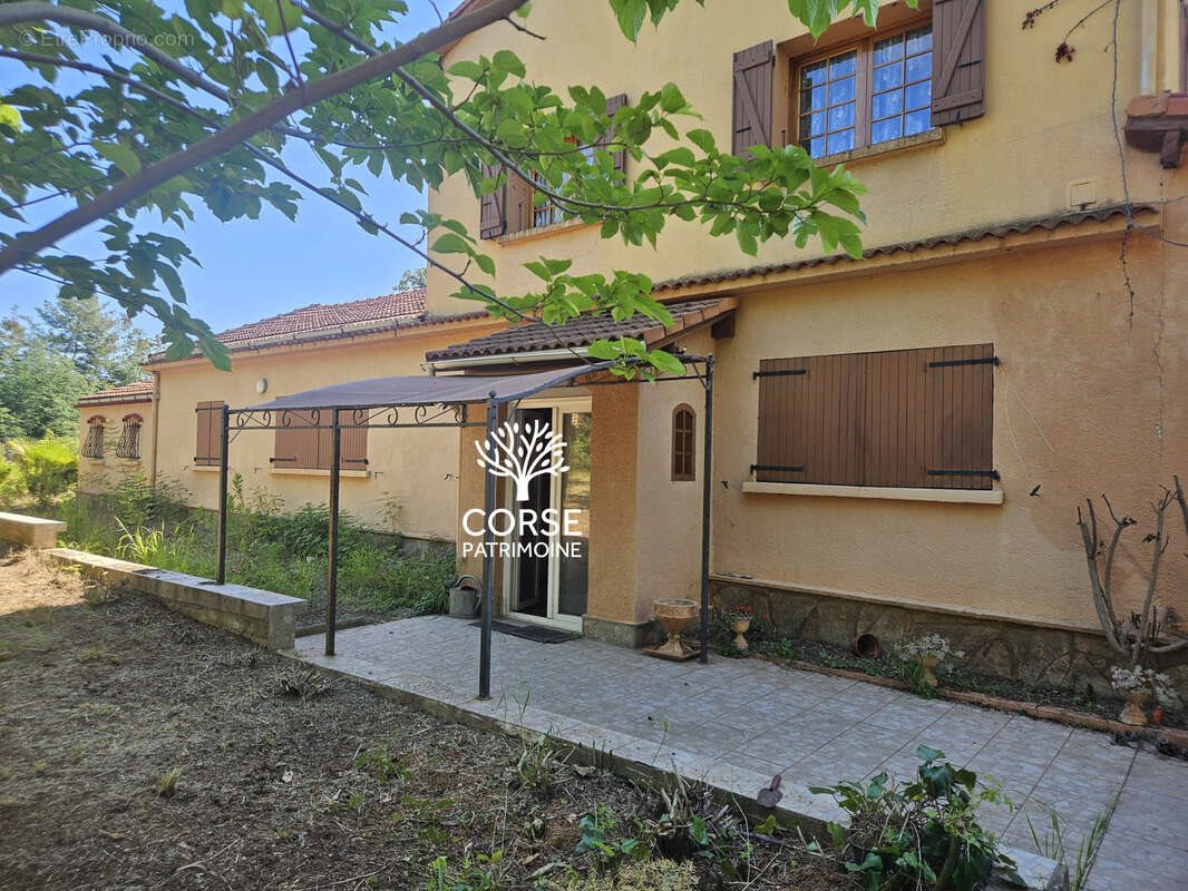 Maison à vendre, 315m², Talasani