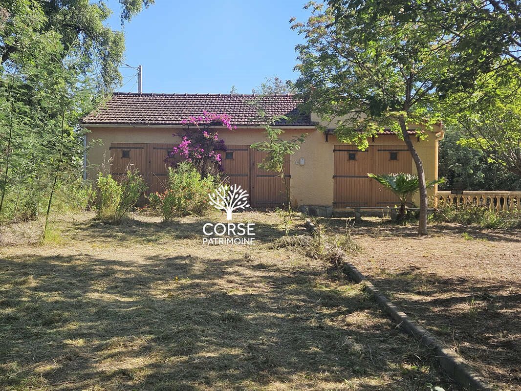 Maison à vendre, 315m², Talasani