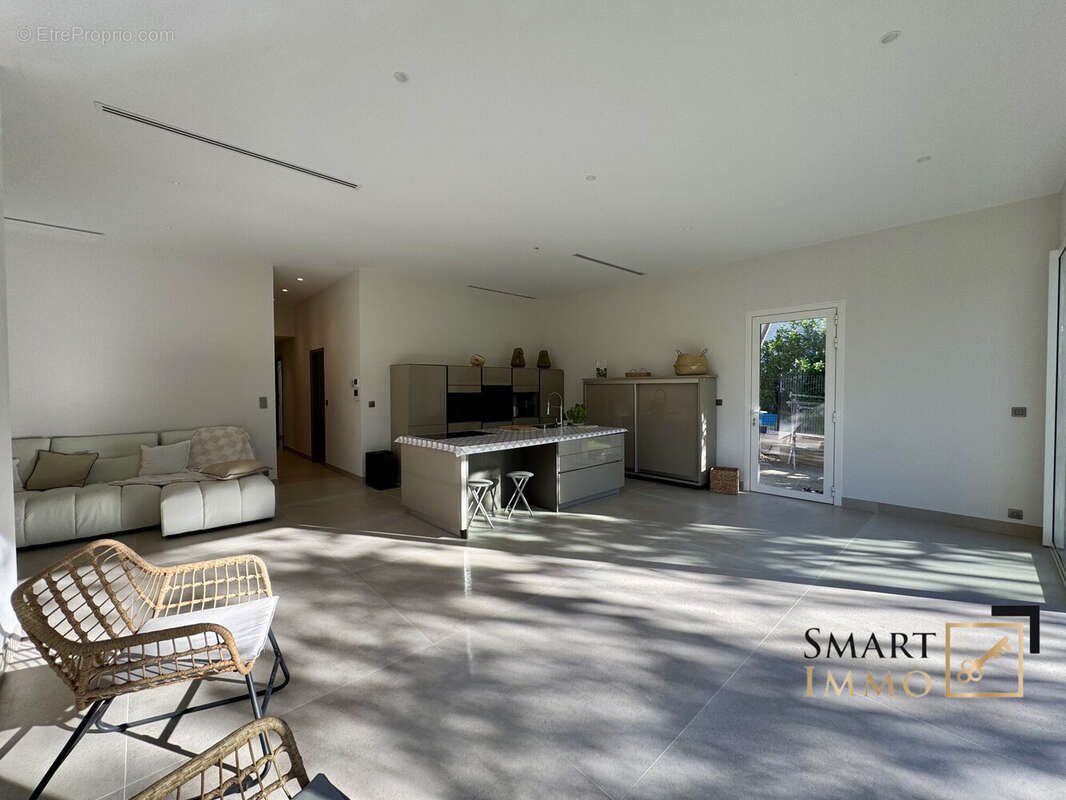 Maison à vendre, 100m², Cagnes-sur-Mer
