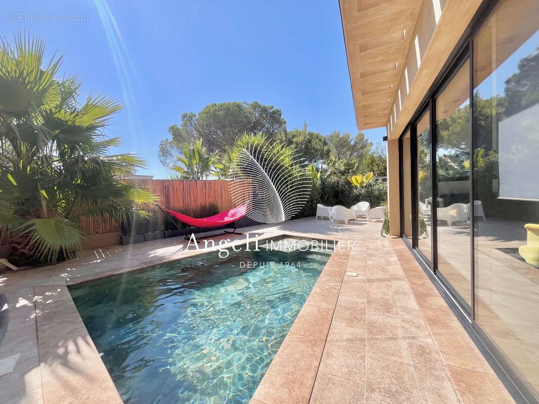 Maison à vendre, 136m², Fréjus