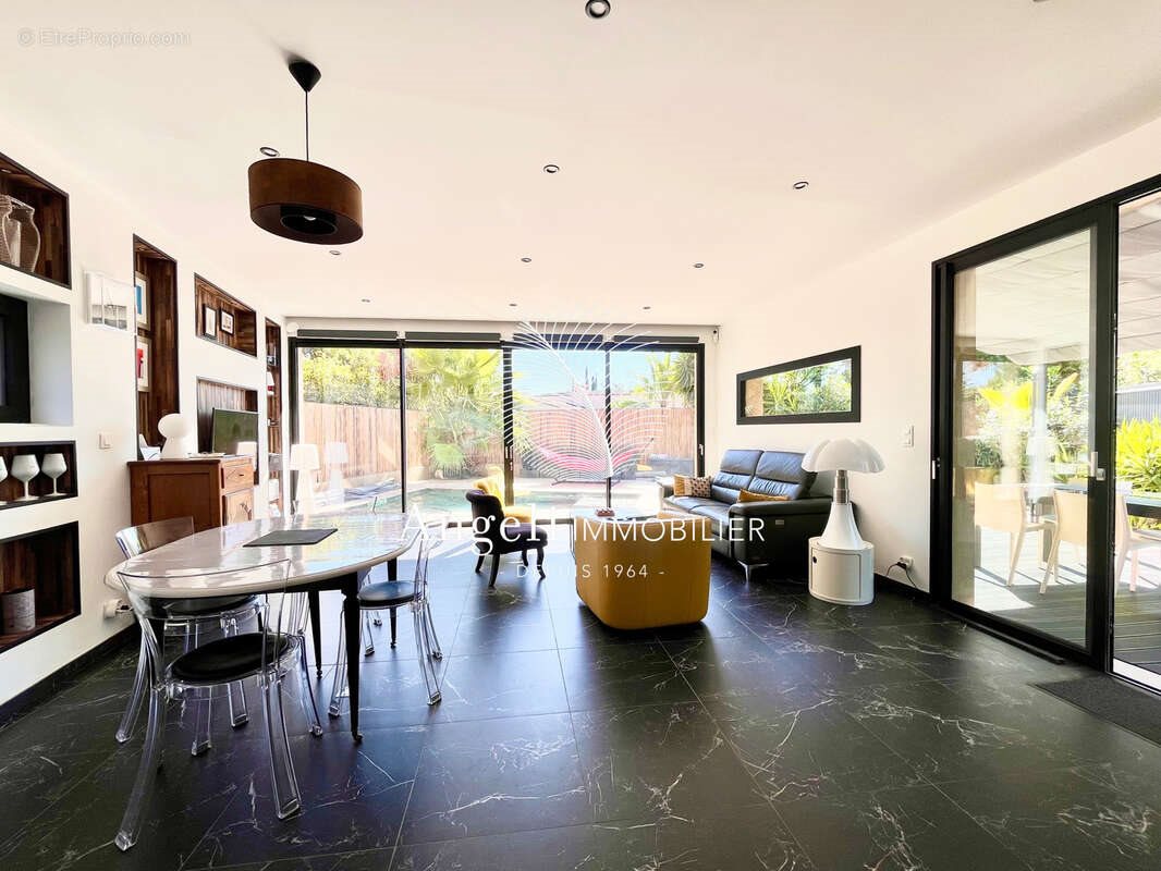 Maison à vendre, 136m², Fréjus