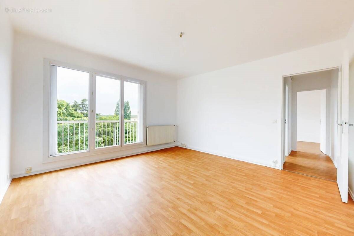 Appartement à vendre, 49m², Magny-les-Hameaux