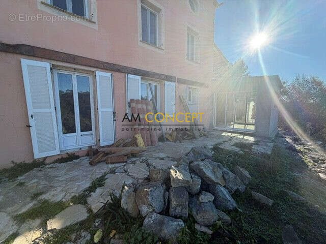 Appartement à vendre, 112m², L'Escarène