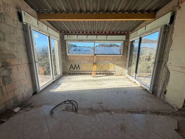 Appartement à vendre, 112m², L'Escarène