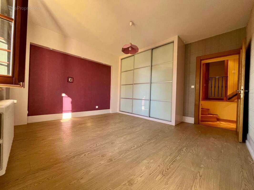 Maison à vendre, 185m², Port-Lesney