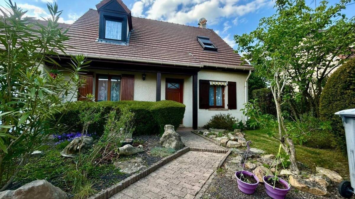 Maison à vendre, 101m², Moussy-le-Neuf