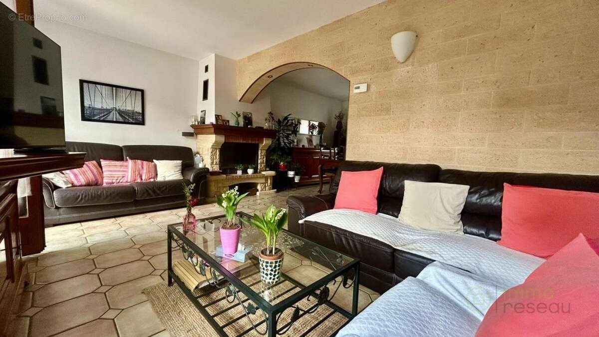 Maison à vendre, 101m², Moussy-le-Neuf