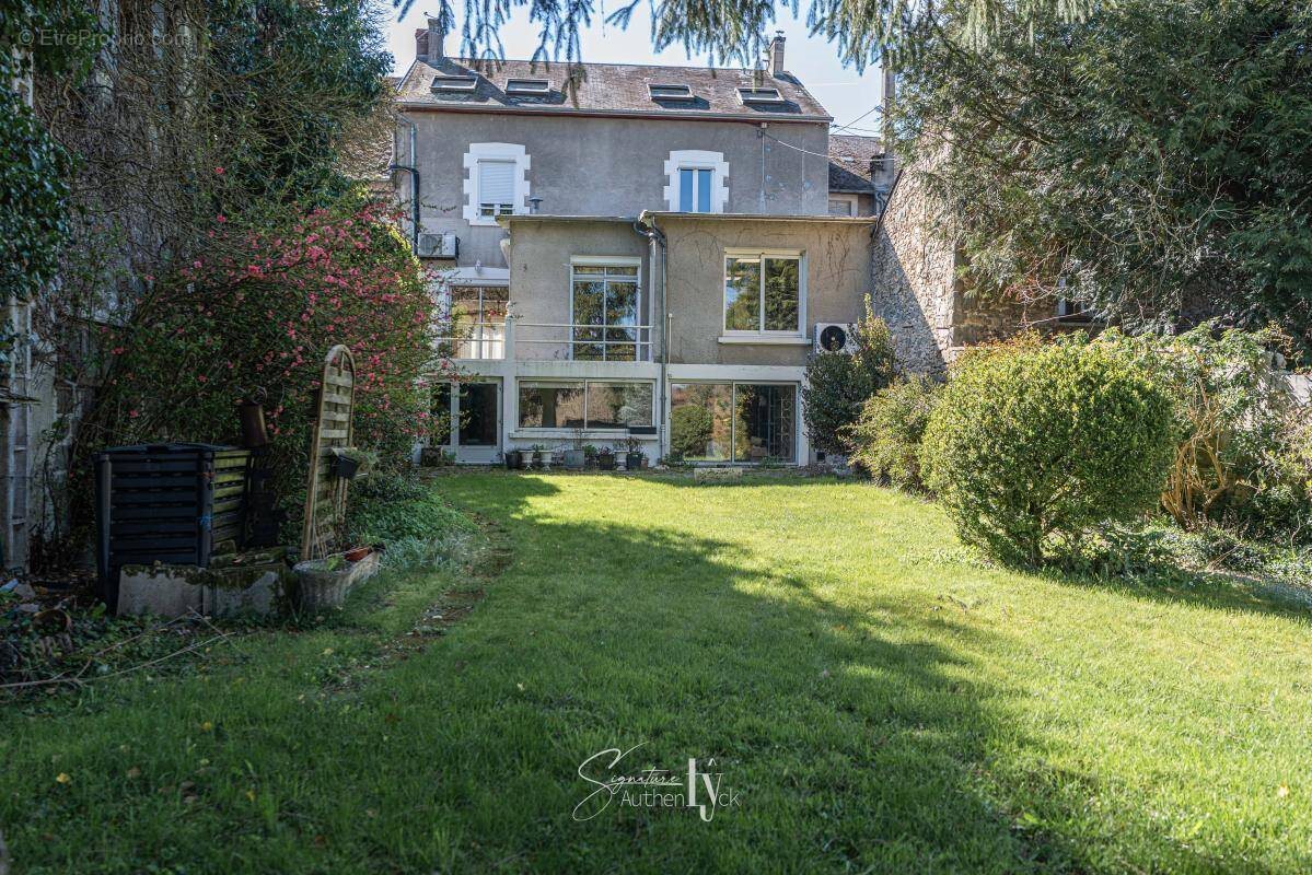 Maison à vendre, 193m², Saint-Etienne-de-Fursac