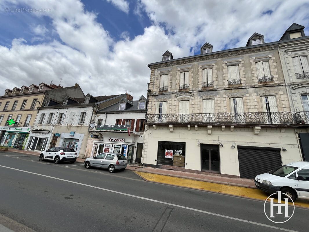 Appartement à vendre, 216m², Commentry
