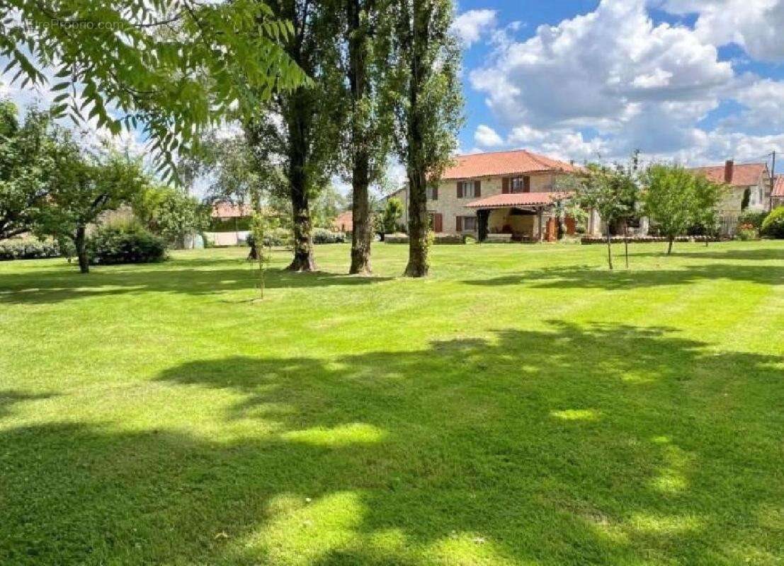 Maison à vendre, 270m², Cellefrouin