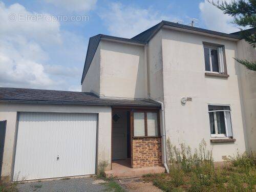 Maison à vendre, 87m², Saint-Amand-Montrond