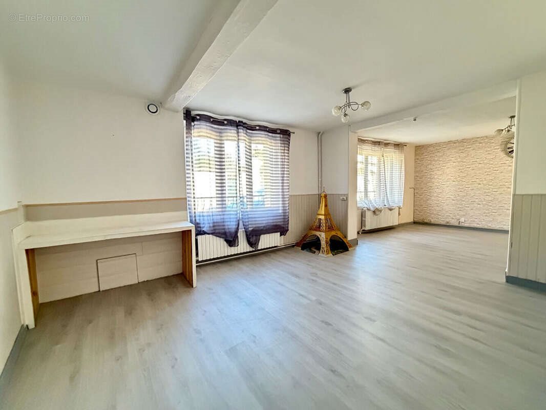 Maison à vendre, 140m², Ussy-sur-Marne