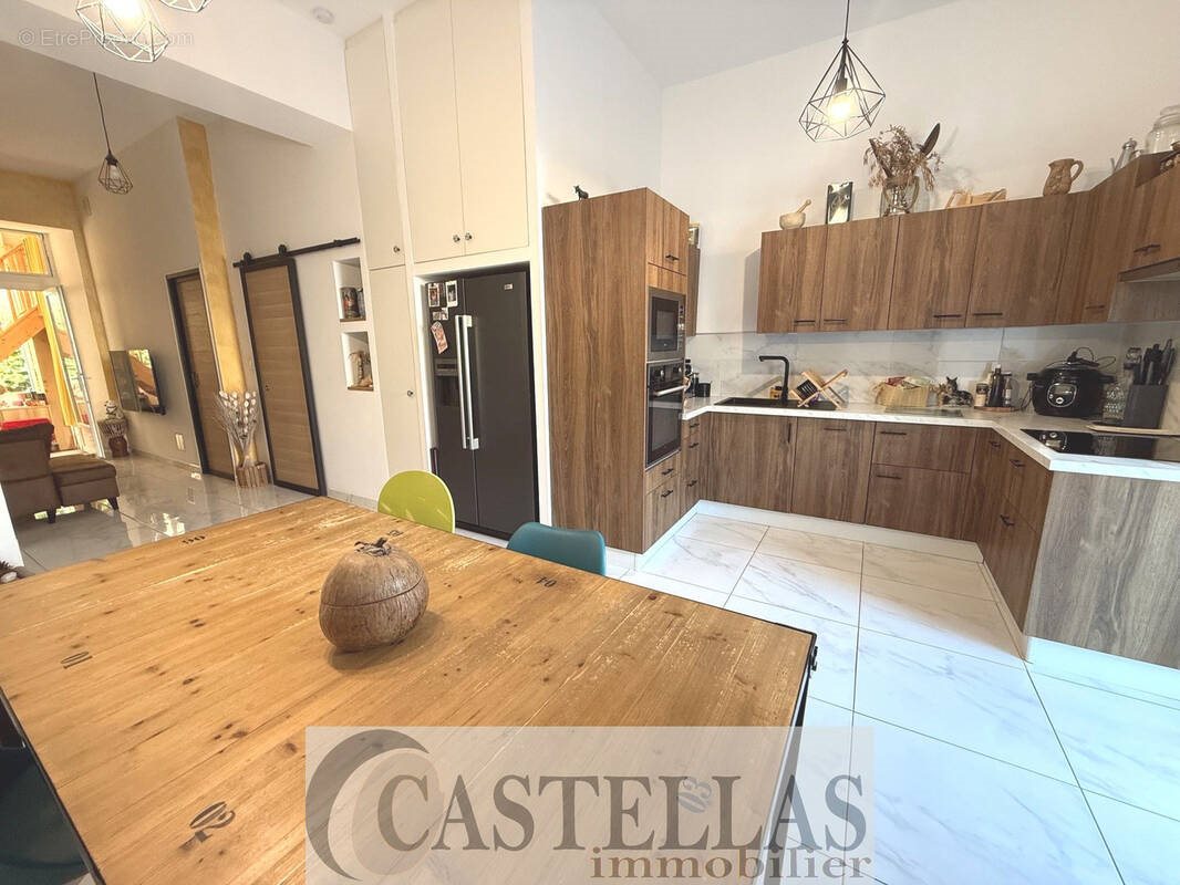 Appartement à vendre, 58m², Roquefort-la-Bédoule