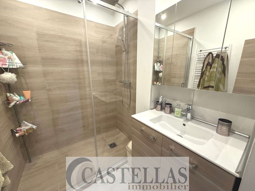 Appartement à vendre, 58m², Roquefort-la-Bédoule
