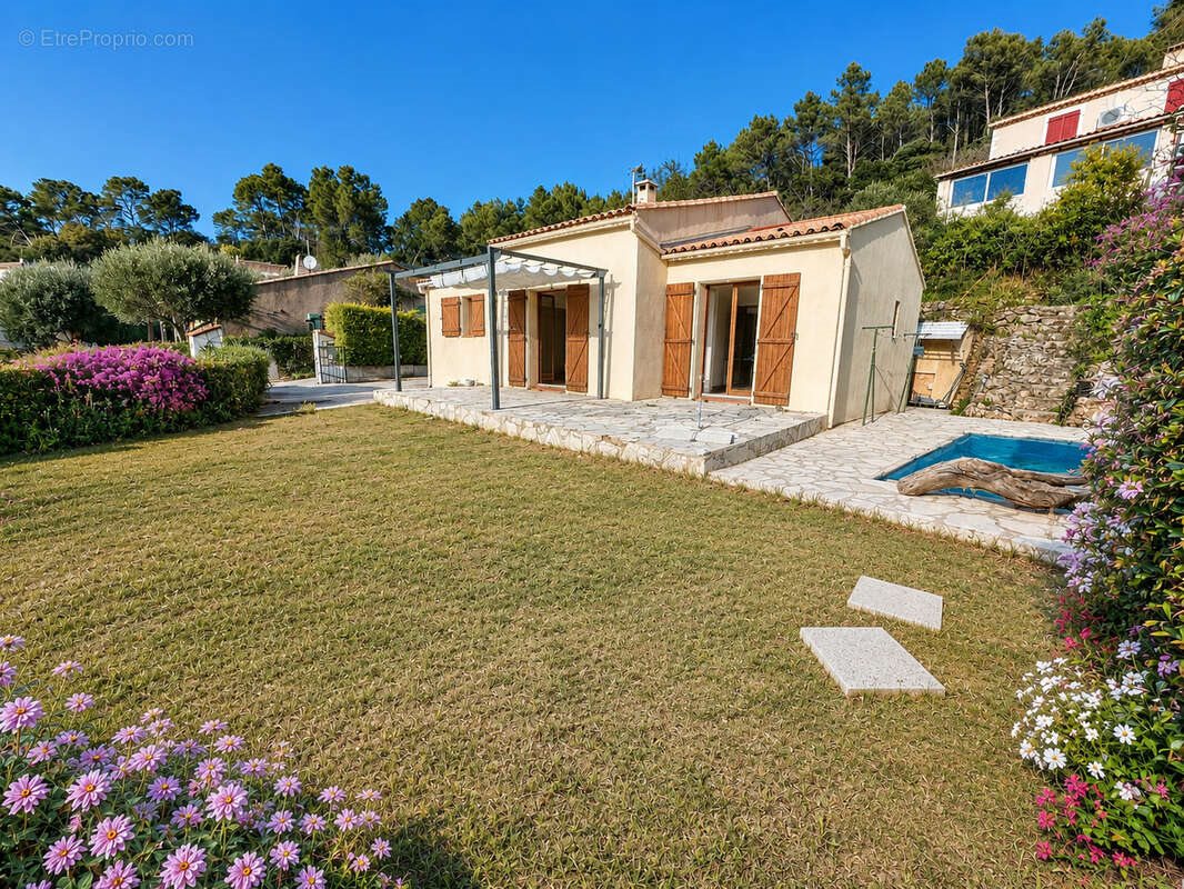 Maison à vendre, 83m², Solliès-Toucas