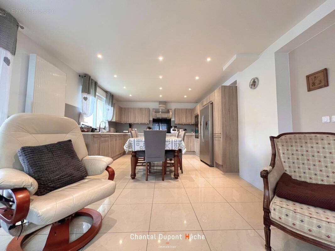 Maison à vendre, 82m², Luisant