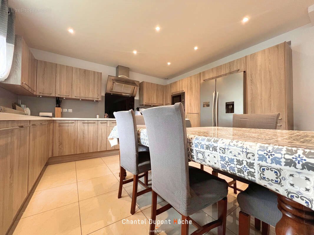 Maison à vendre, 82m², Luisant