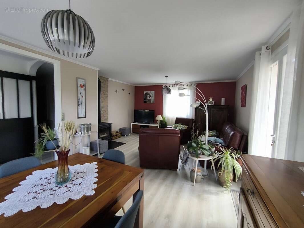 Maison à vendre, 104m², Chaillac-sur-Vienne