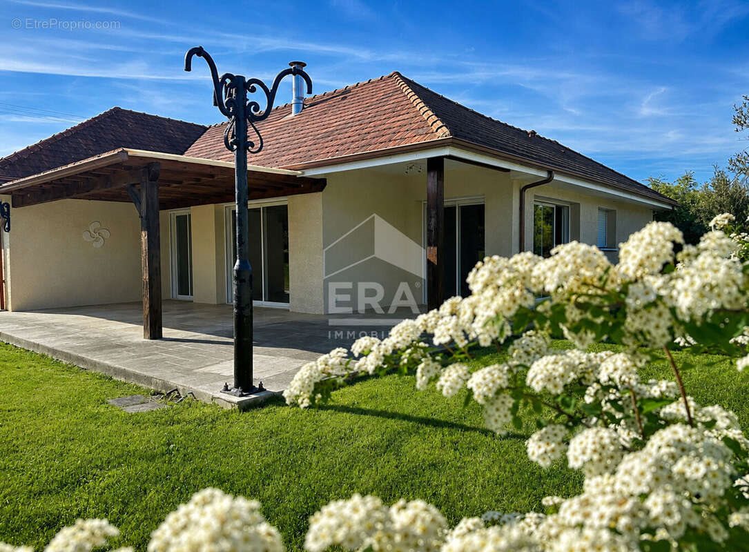 Maison à vendre, 131m², Ogeu-les-Bains