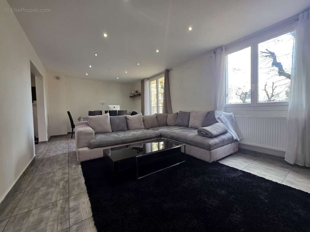 Appartement à vendre, 77m², Vénissieux