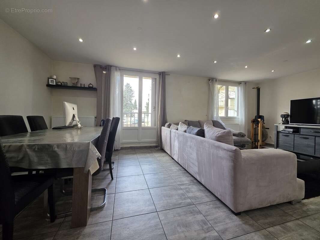 Appartement à vendre, 77m², Vénissieux