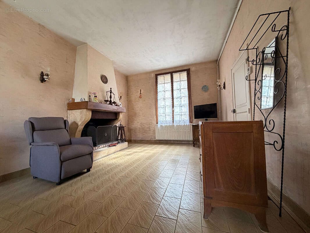 Maison à vendre, 138m², Neuilly-Saint-Front