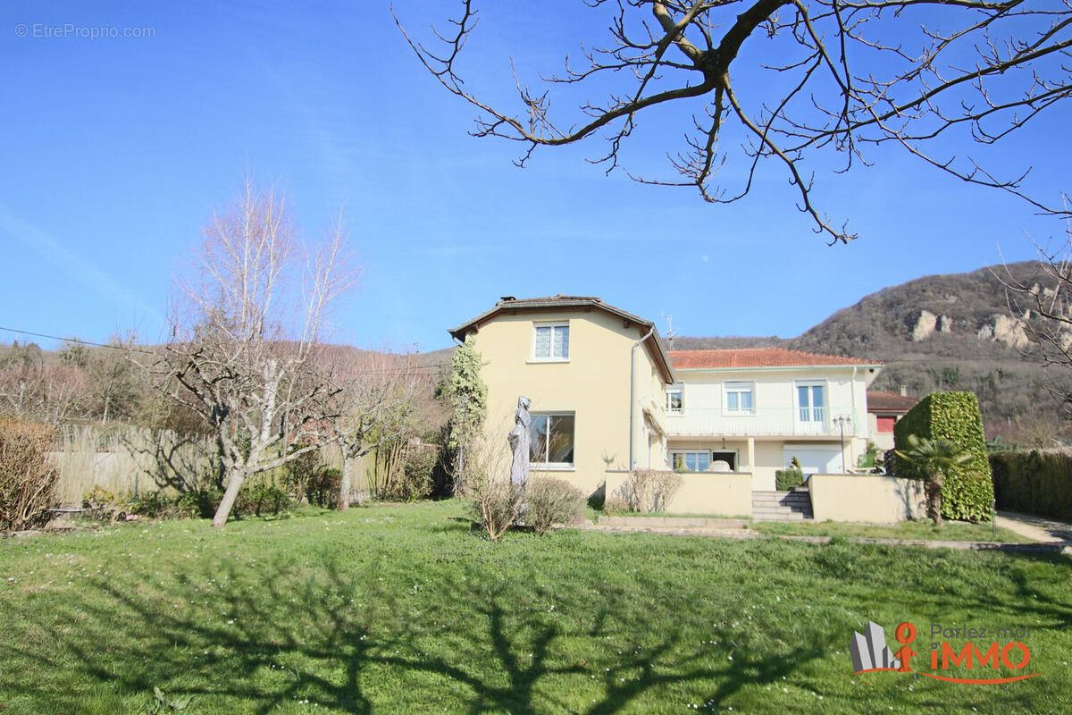 Maison à vendre, 218m², Lagnieu