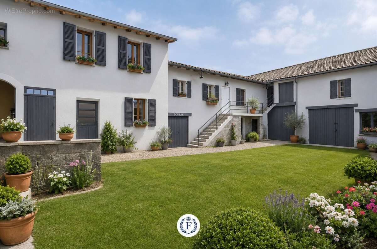 Maison à vendre, 240m², Quincié-en-Beaujolais