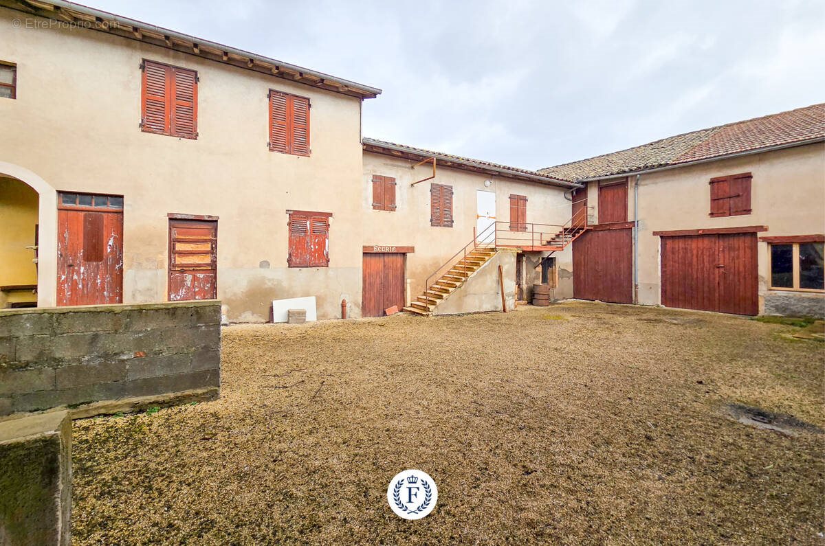 Maison à vendre, 240m², Quincié-en-Beaujolais
