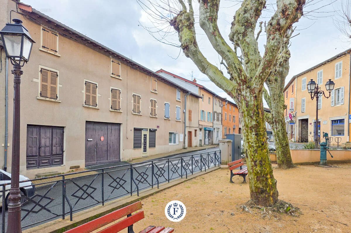 Maison à vendre, 240m², Quincié-en-Beaujolais