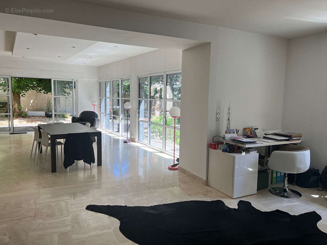 Maison à vendre, 261m², Rochecorbon