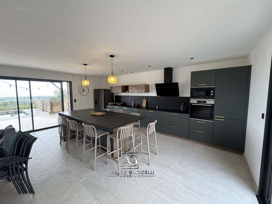 Maison à vendre, 136m², Ventiseri