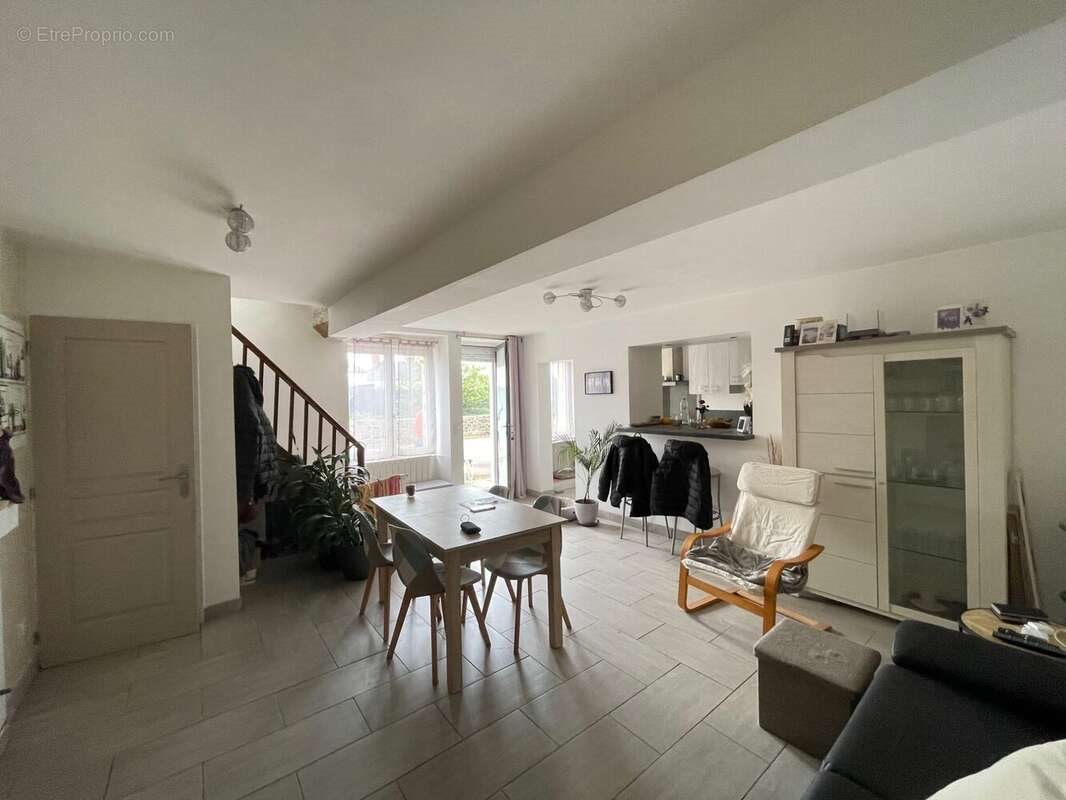 Maison à vendre, 90m², Aron