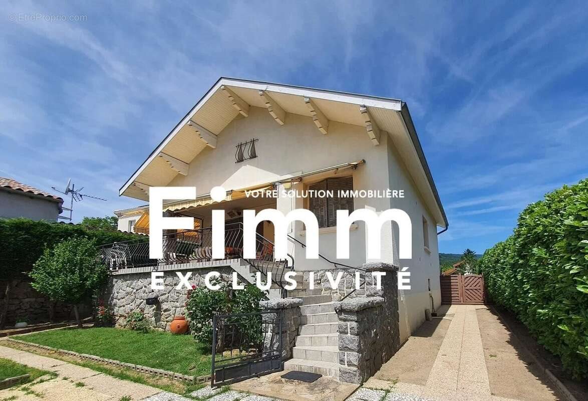 Maison à vendre, 76m², Maclas