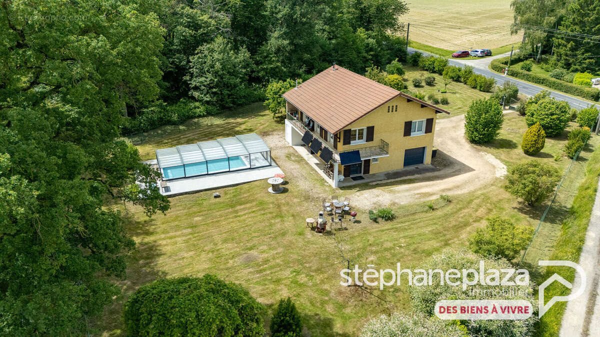 Maison à vendre, 132m², Saint-Nizier-le-Désert