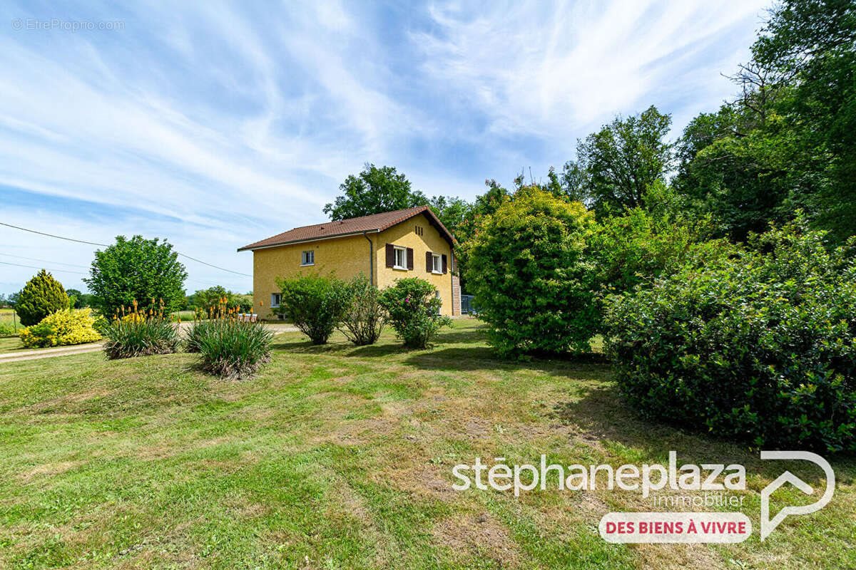 Maison à vendre, 132m², Saint-Nizier-le-Désert