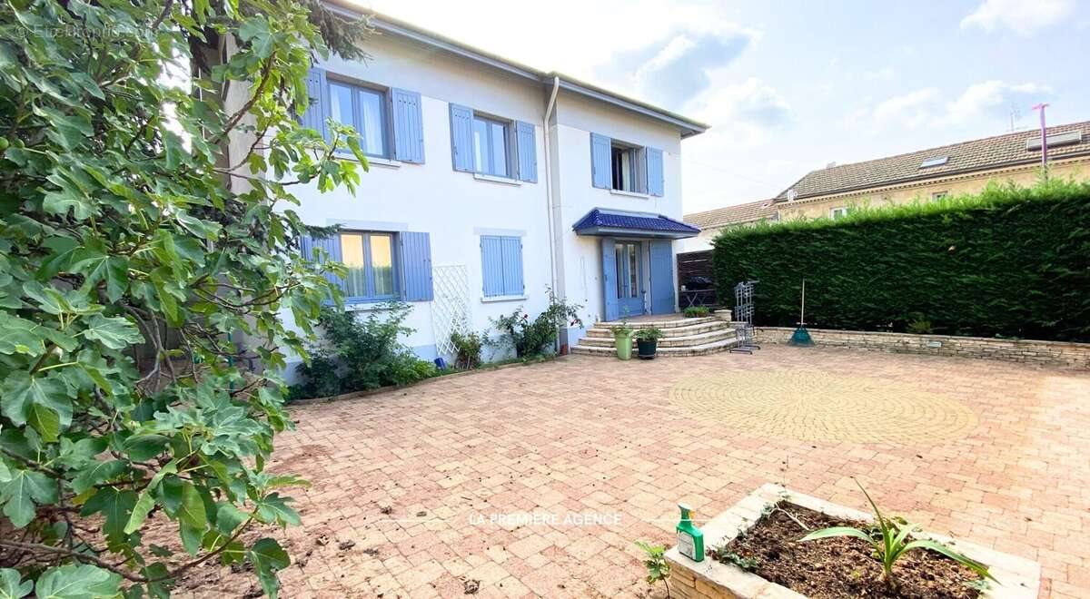 Maison à vendre, 172m², Tarare