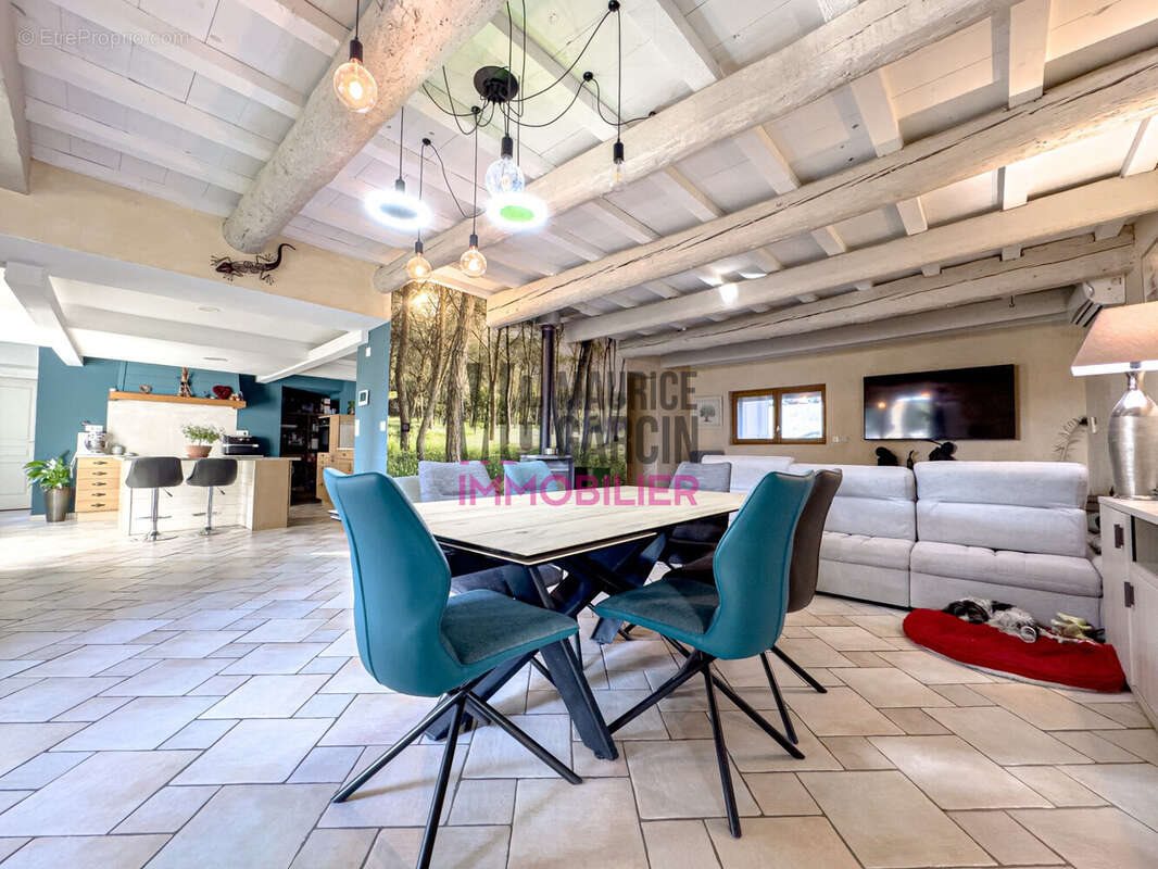 Maison à vendre, 260m², Jonquières