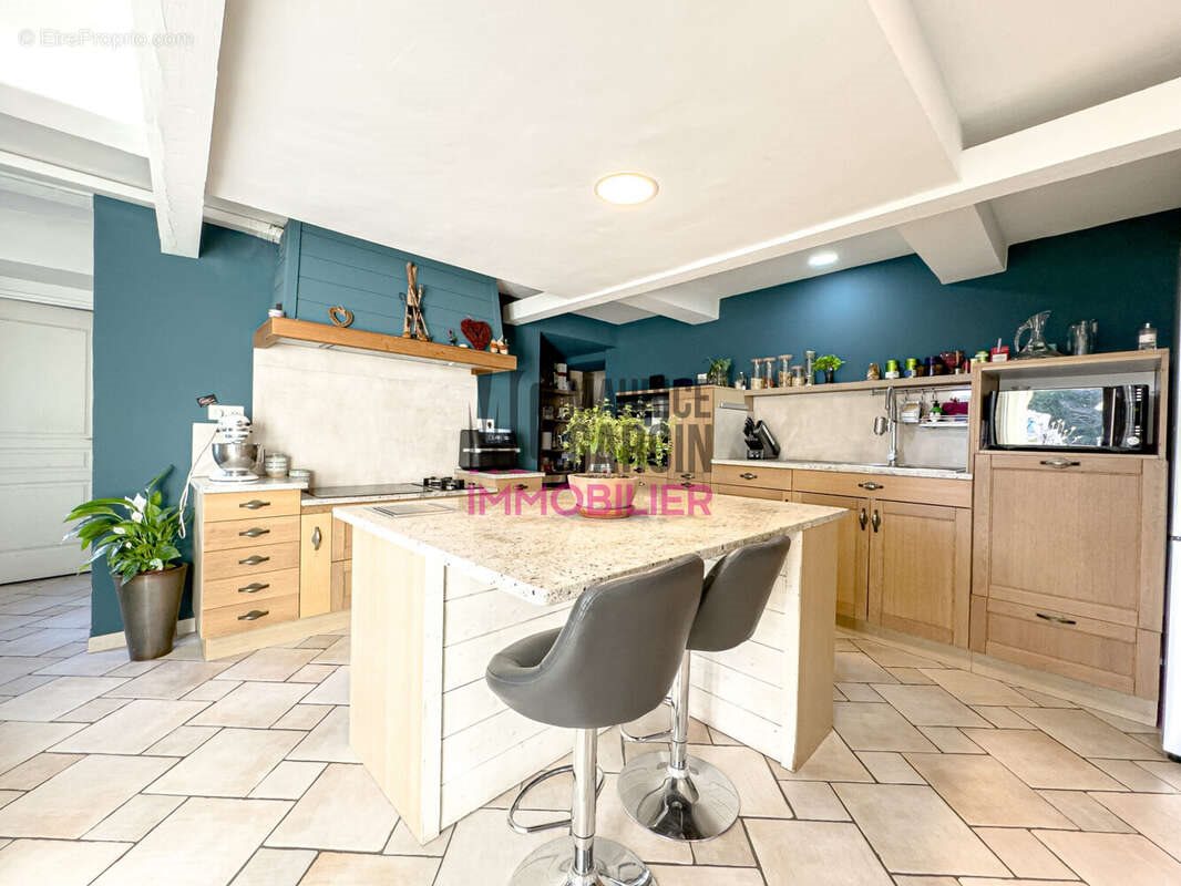 Maison à vendre, 260m², Jonquières