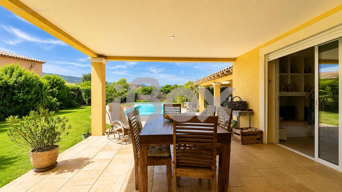 Maison à vendre, 192m², Solliès-Pont